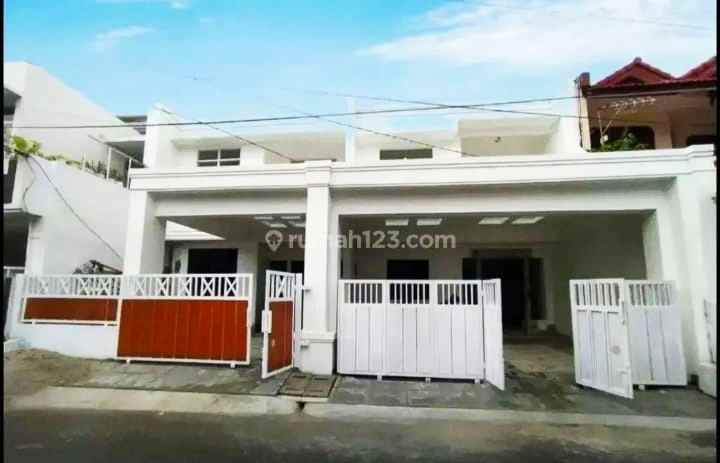 rumah baru dalam komplek pondok kelapa jakarta timur