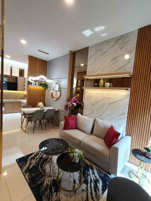rumah baru dalam townhouse di kembangan jakbar
