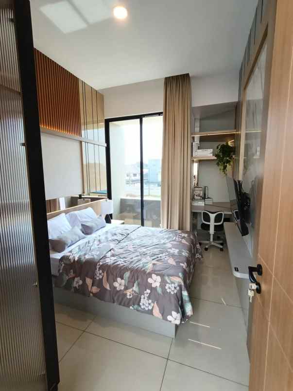 rumah baru dalam townhouse di kembangan jakbar