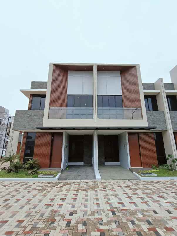 rumah baru dalam townhouse di kembangan jakbar