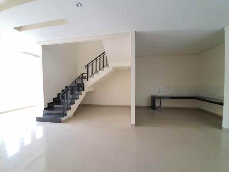 rumah baru gress paling worth di manyar