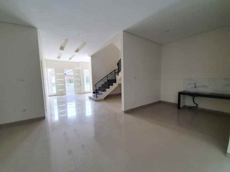 rumah baru gress paling worth di manyar