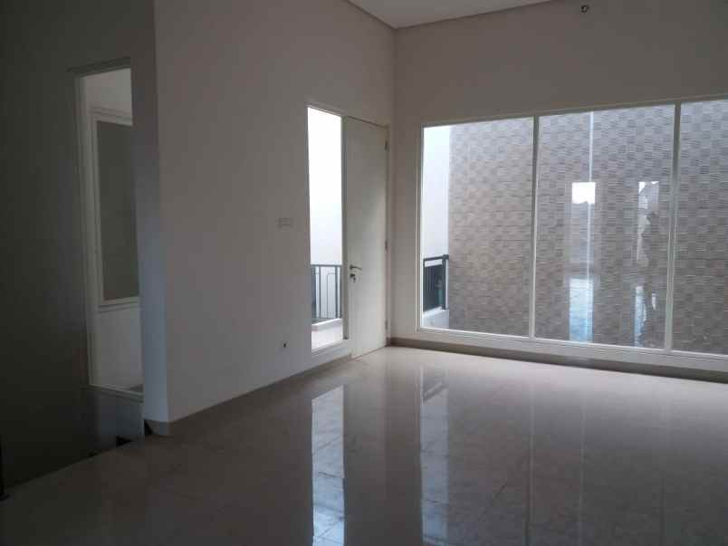 rumah baru gress paling worth di manyar