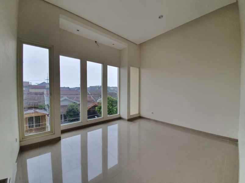 rumah baru gress paling worth di manyar