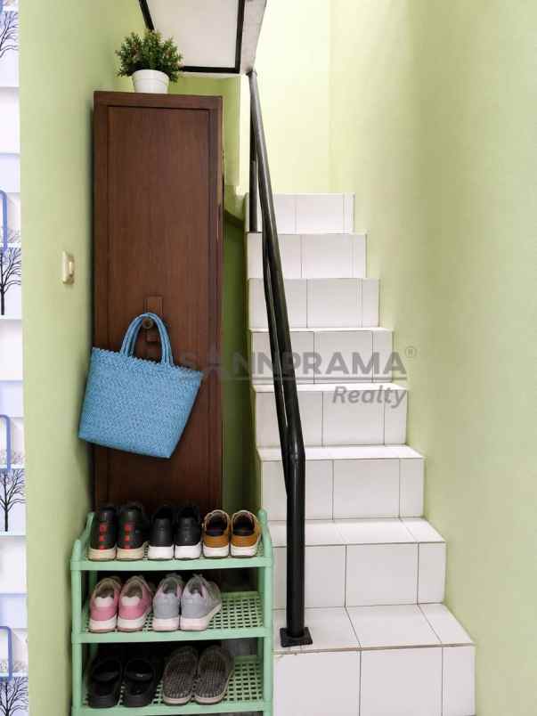 rumah bonus kios cocok untuk kostan di margonda depok