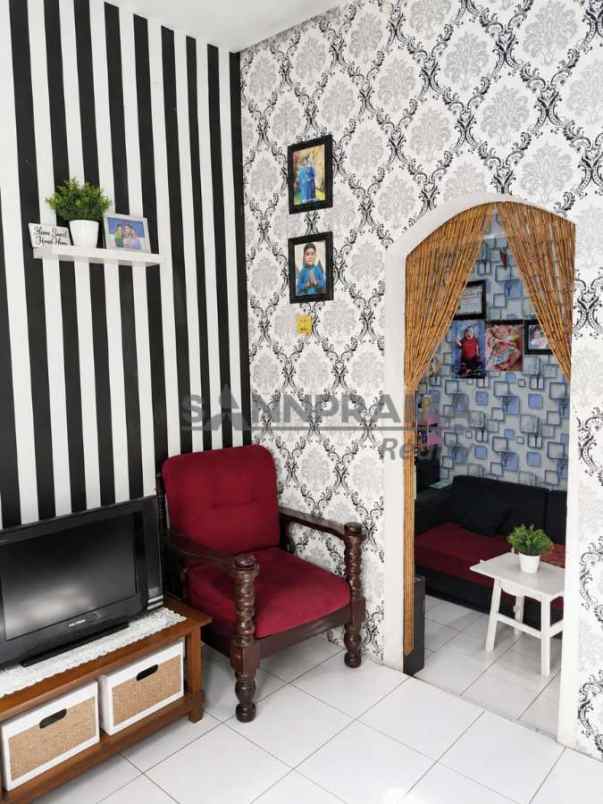 rumah bonus kios cocok untuk kostan di margonda depok