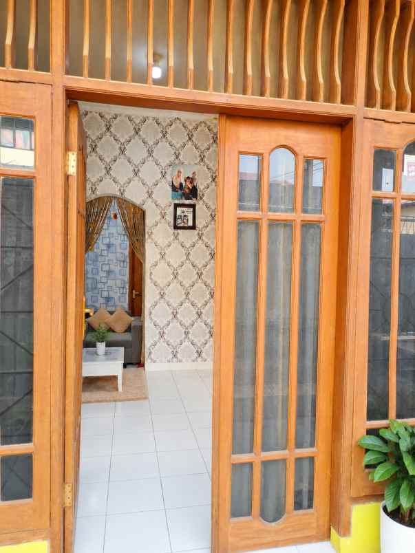 rumah bonus kios cocok untuk kostan di margonda depok