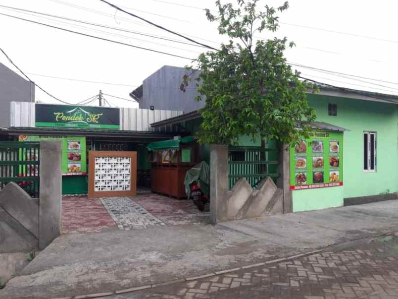 rumah bonus tempat usaha di dalam perumahan