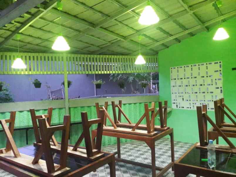 rumah bonus tempat usaha di dalam perumahan