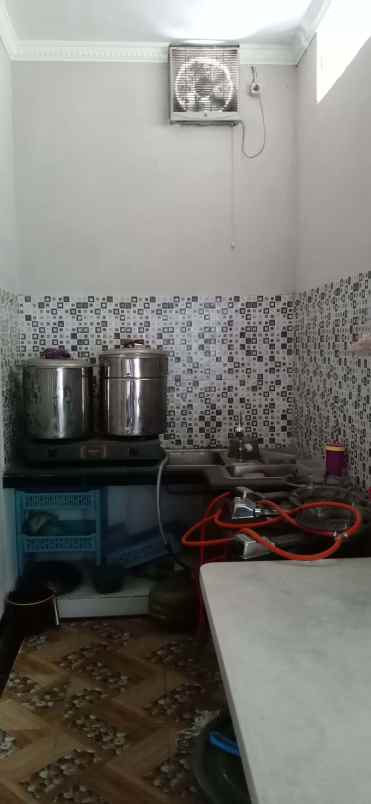 rumah bonus tempat usaha di dalam perumahan