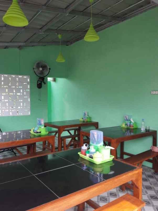 rumah bonus tempat usaha di dalam perumahan