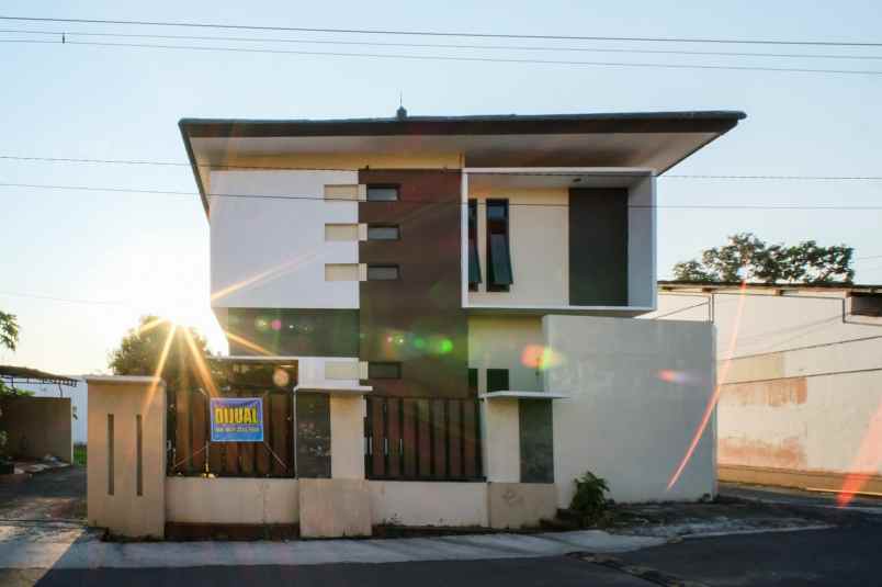 rumah casa rajawali siap huni