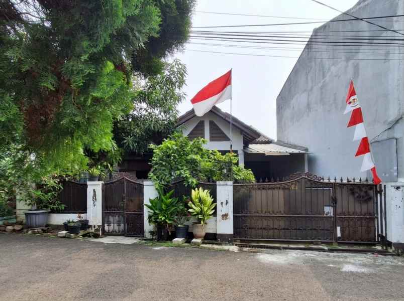rumah ciracas jakara timur luas 240m2 harga 1 6milyar
