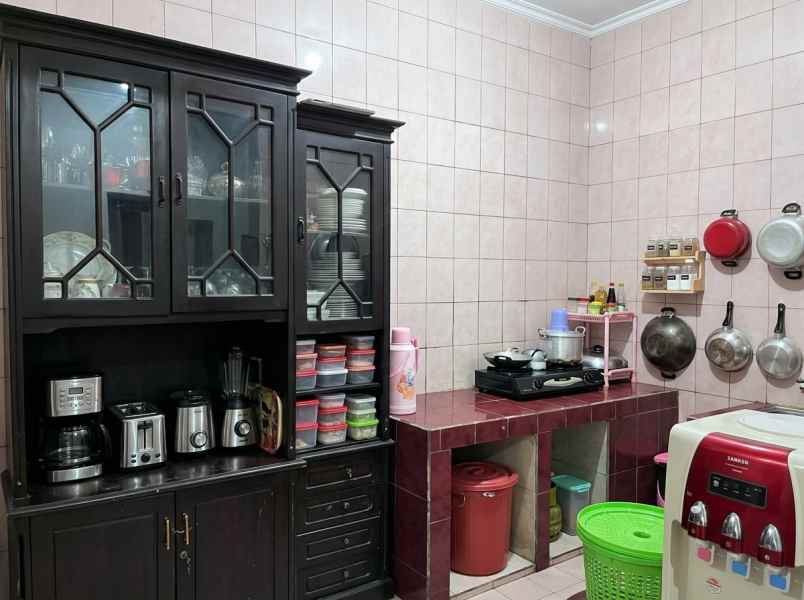 rumah ciracas jakara timur luas 240m2 harga 1 6milyar