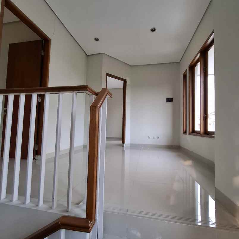 rumah cluster dekat tmii rooftop 3 kamar jakarta timur