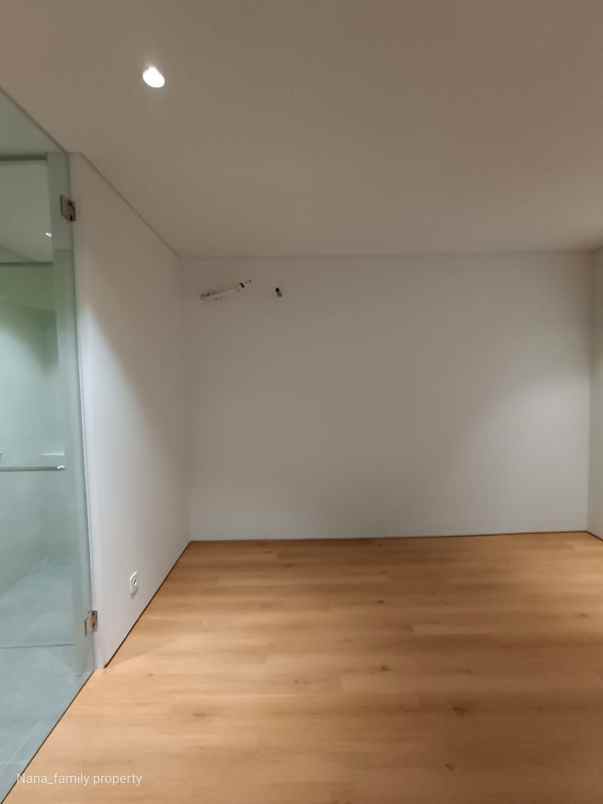 rumah dalam townhouse minimalis modern di joglo jakbar