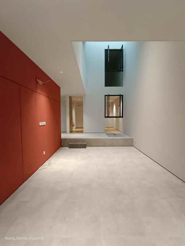 rumah dalam townhouse minimalis modern di joglo jakbar