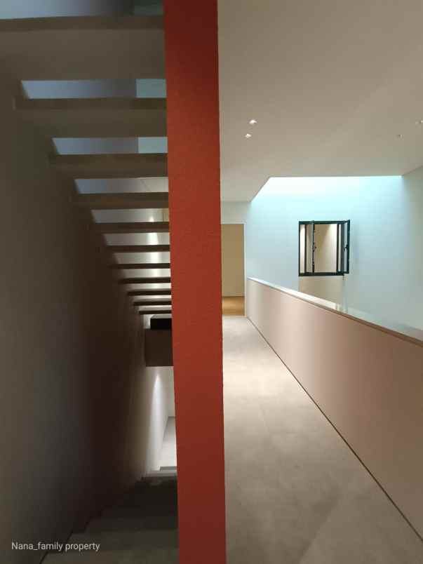 rumah dalam townhouse minimalis modern di joglo jakbar