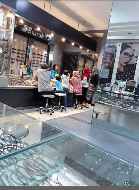 rumah dan usaha optik