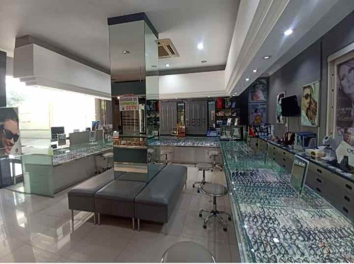 rumah dan usaha optik
