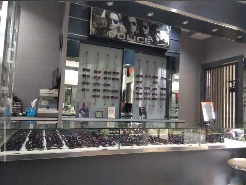 rumah dan usaha optik