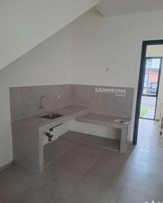 rumah di cluster exclusive sutera sawangan rich