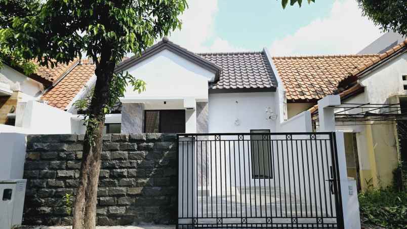 rumah dijual taman puspa raya citraland surabaya barat
