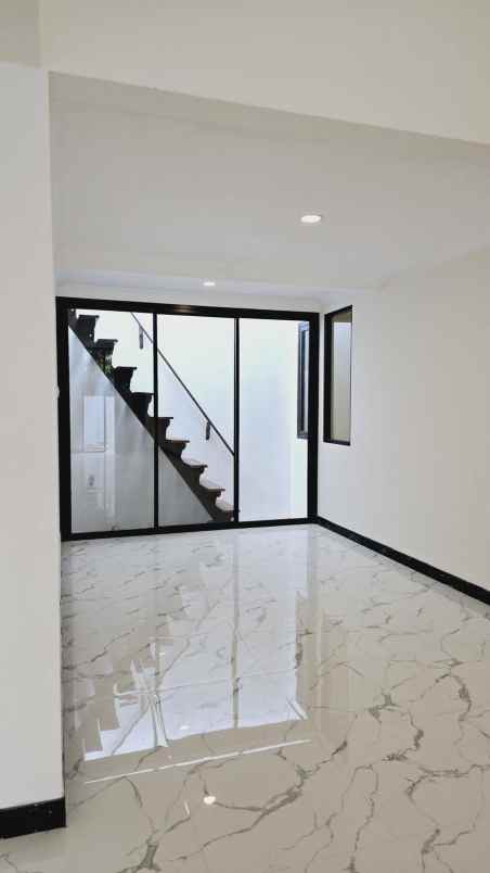 rumah dijual taman puspa raya citraland surabaya barat