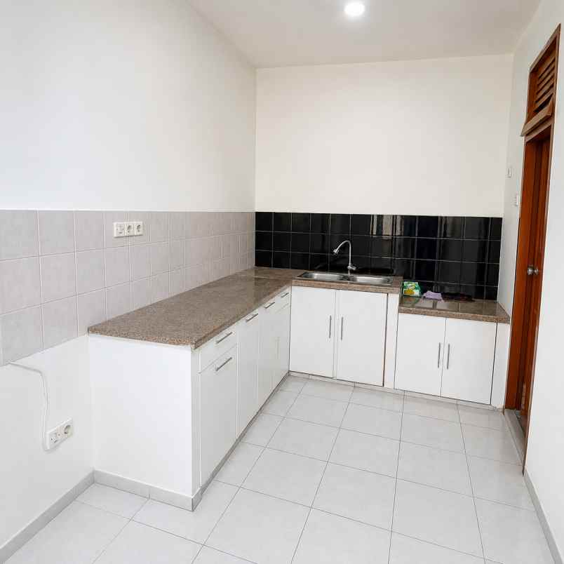rumah disewakan di duren tiga