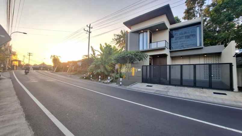 rumah full furnished 15 menit ke kampus ugm di ngaglik