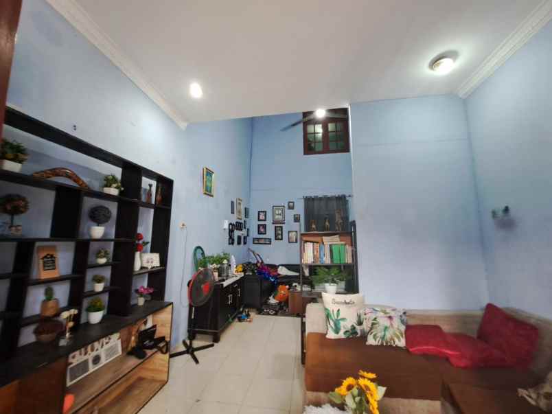 rumah hadap timur kota harapan indah bekasi