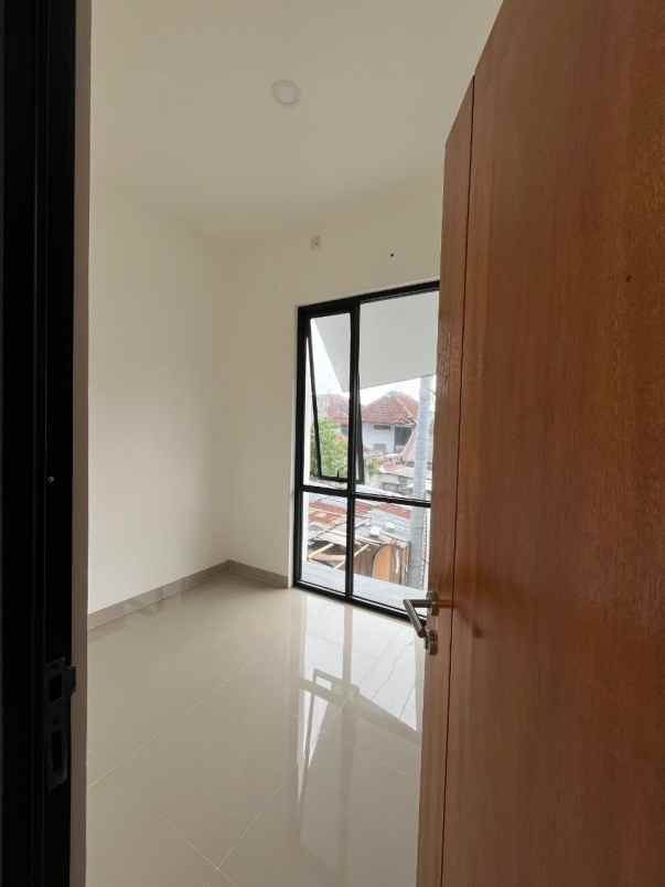 rumah hegarmanah habitat land