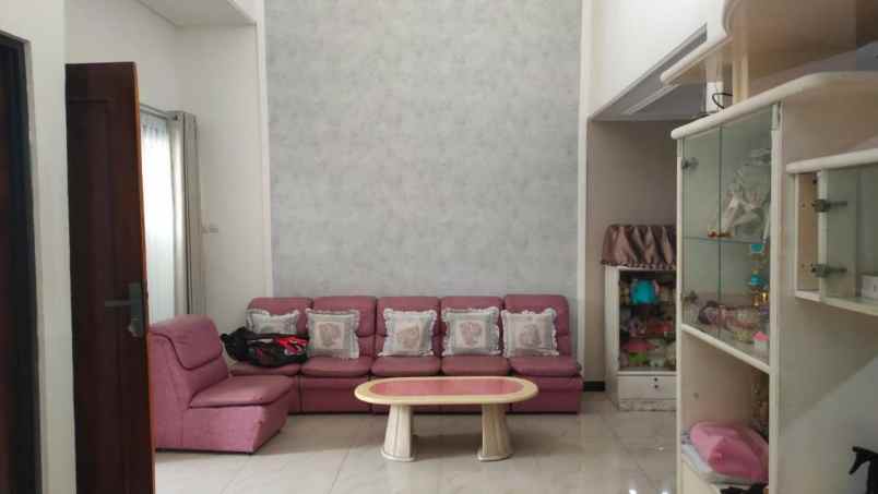 rumah jalan baruk baru renovasi lantai granit