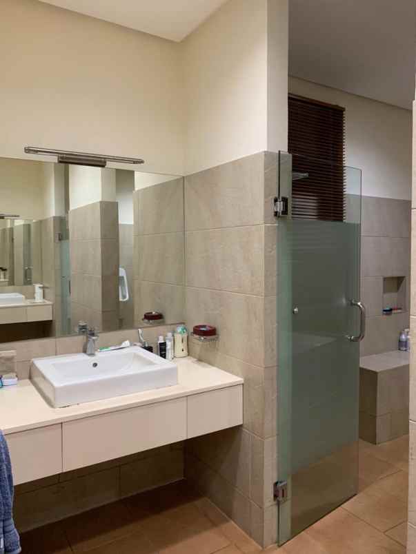 rumah jalan pekayon 1