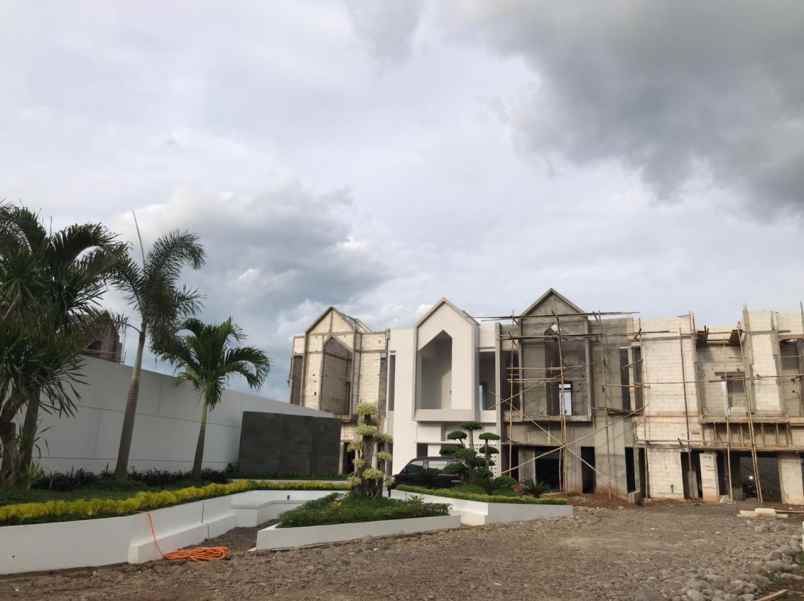 rumah jl prof fachrudin kel