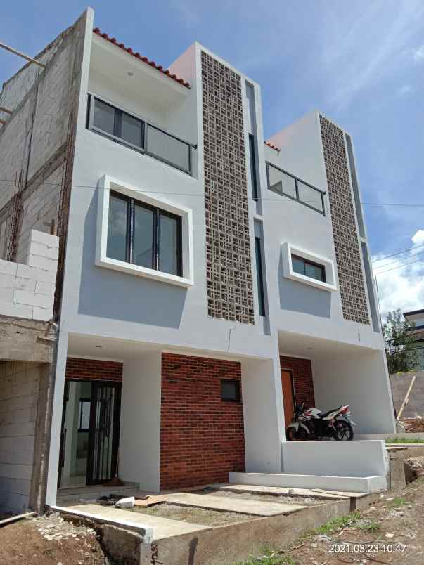 rumah jl wangunsari lembang kab