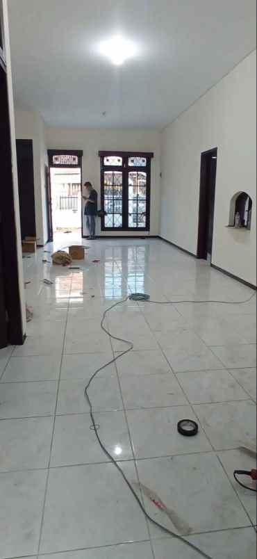 rumah klampis semolo siap huni dekat raya merr nego