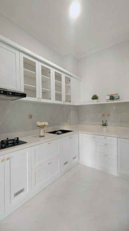 rumah klasik dengan sentuhan modern di nusaloka bsd