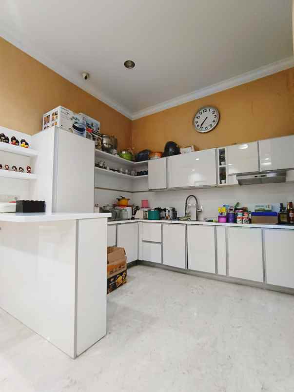 rumah kokoh dalam komplek di cipinang jaktim