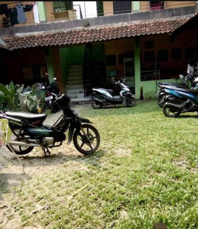 rumah kostan hitung tanah rp 9m strategis