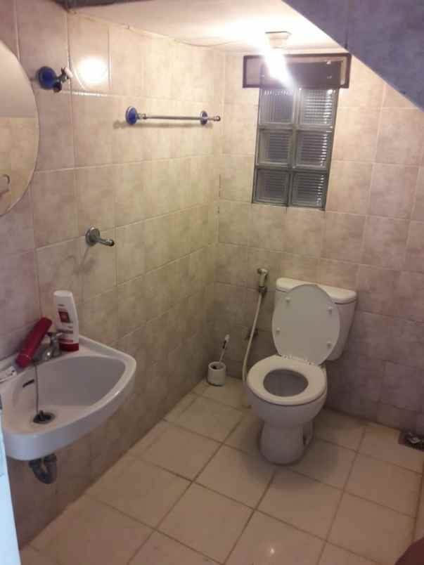 rumah kota baru parahyangan