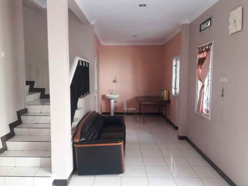 rumah kota baru parahyangan