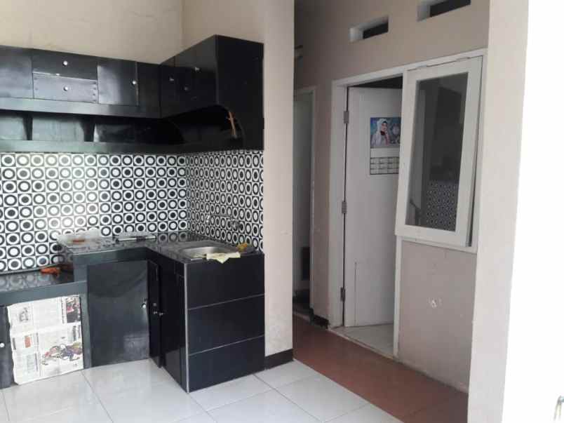 rumah kota baru parahyangan