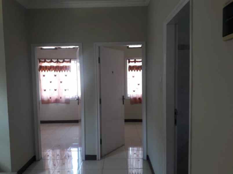 rumah kota baru parahyangan