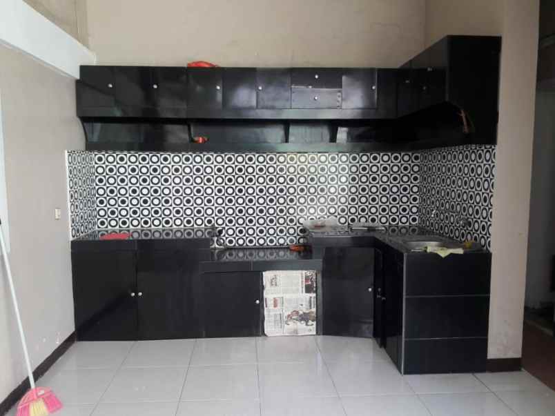 rumah kota baru parahyangan