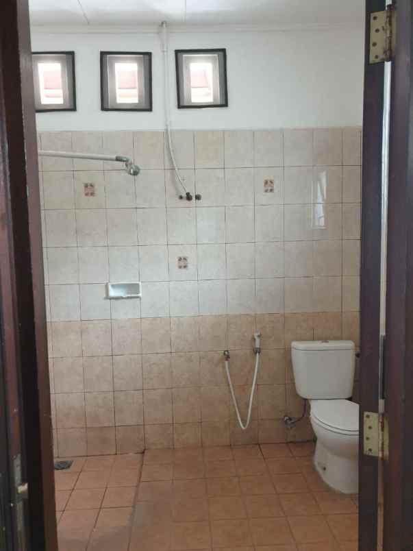 rumah kota baru parahyangan