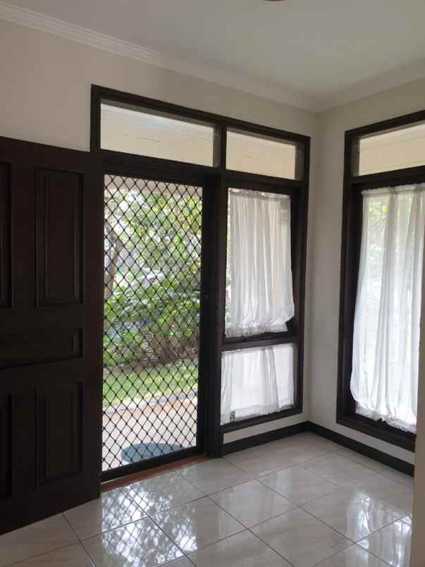 rumah kota baru parahyangan