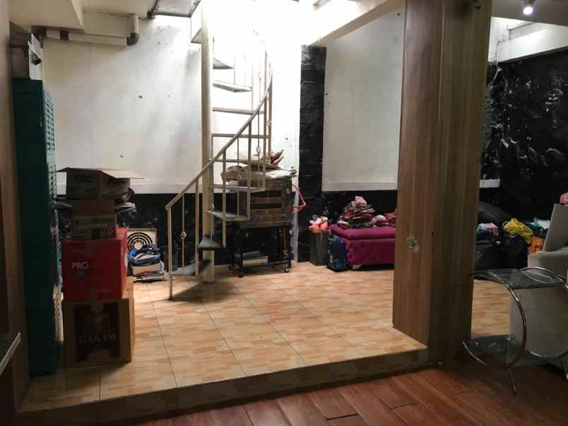 rumah kota baru parahyangan