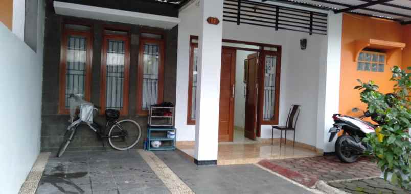 rumah logam