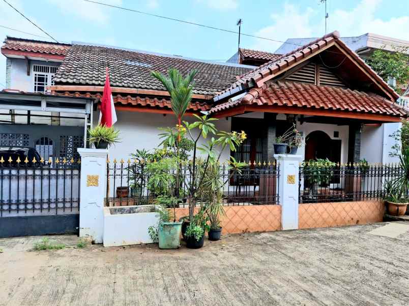 rumah lokasi strategis di komplek al jatibening